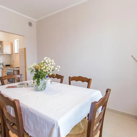 Vesna Apartman *
