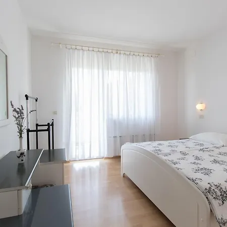 Vesna Apartman